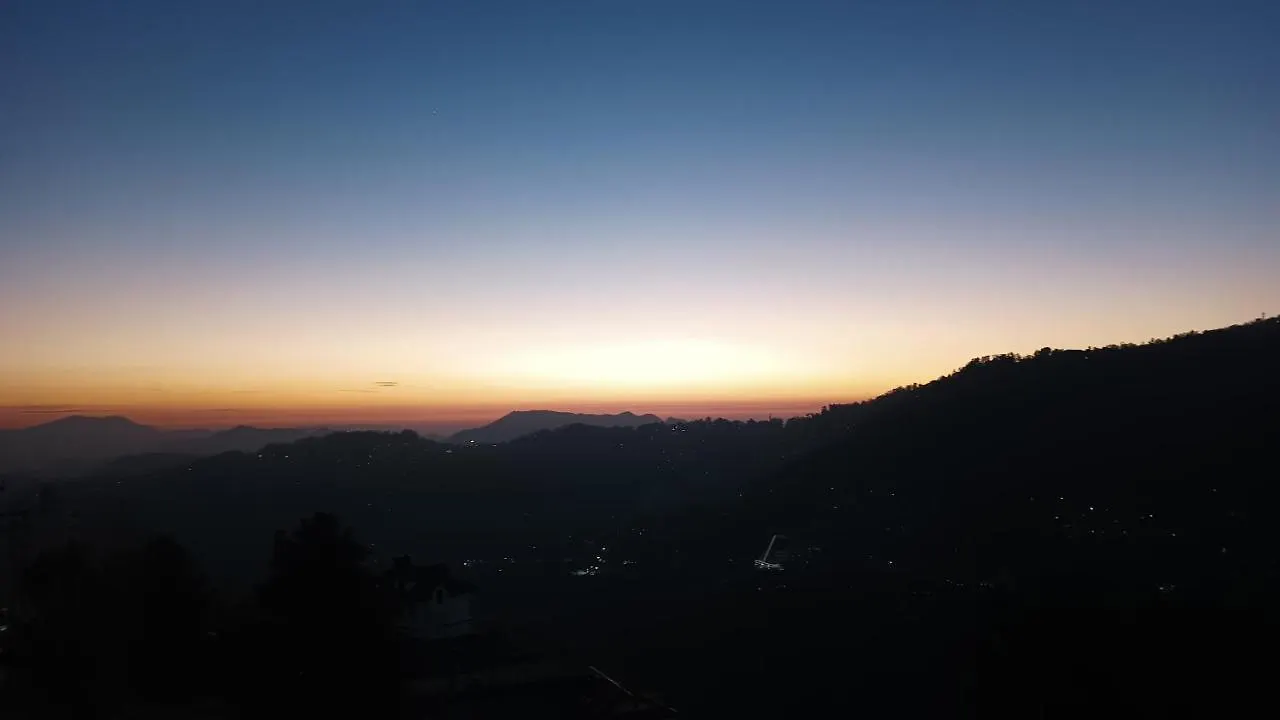 Thakur Homes- Couple And Family Friendly Homestay شيملا 0*,