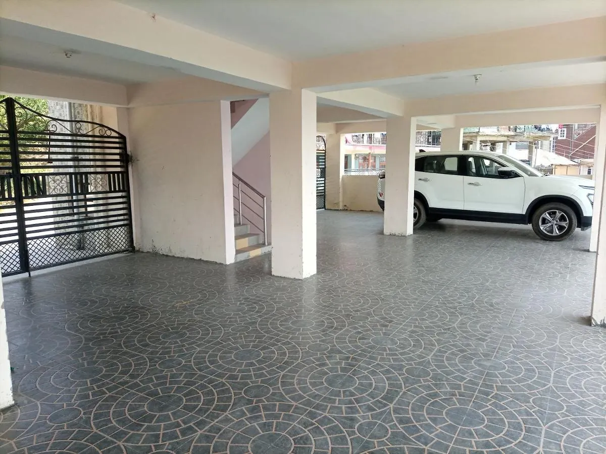 Thakur Homes- Couple And Family Friendly Homestay شيملا 0*,  الهند