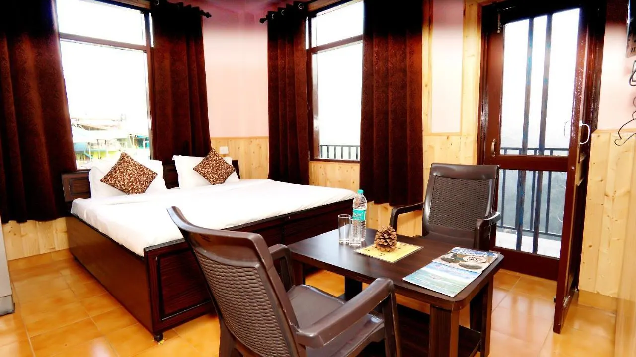 Thakur Homes- Couple And Family Friendly Homestay شيملا 0*,  الهند