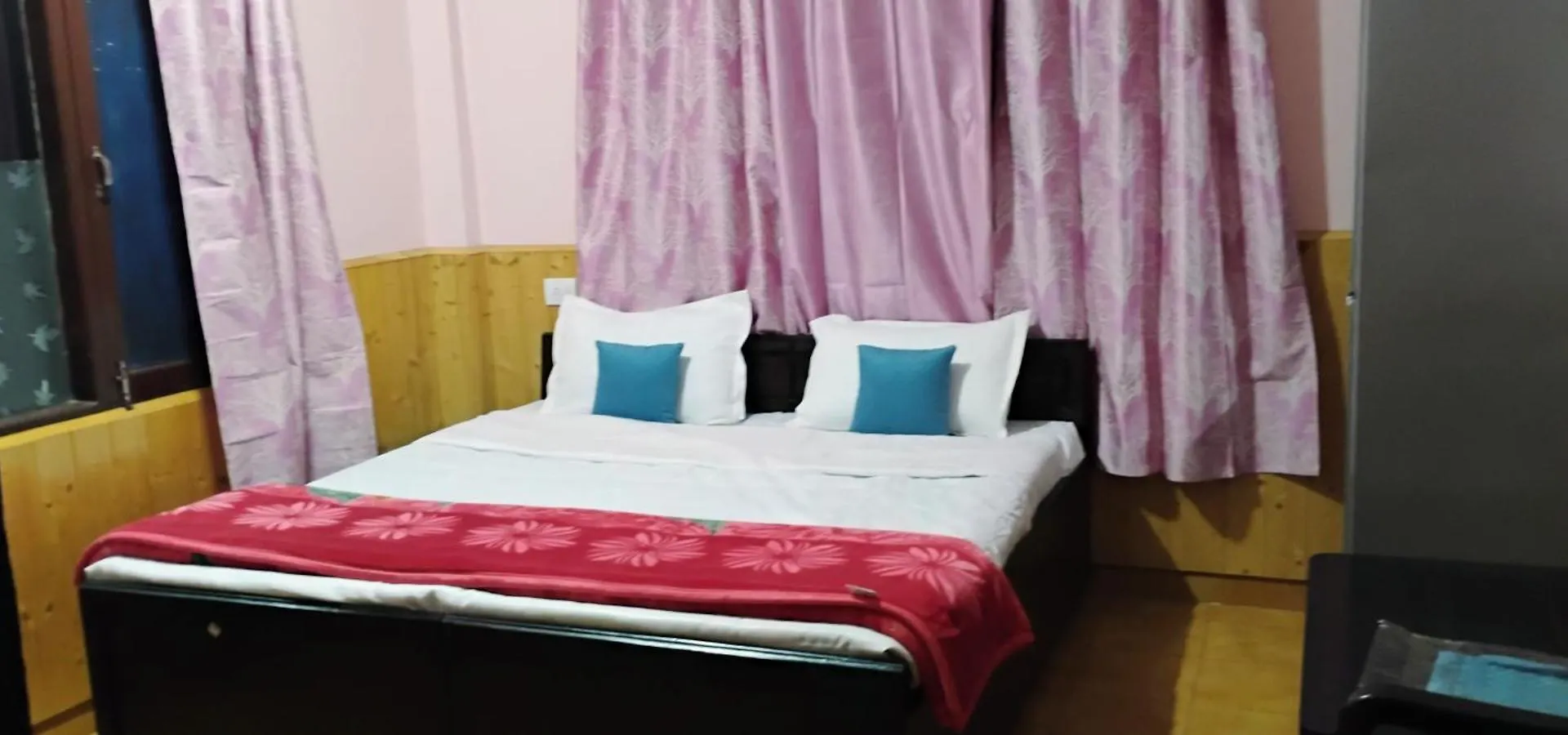 Thakur Homes- Couple And Family Friendly Homestay شيملا