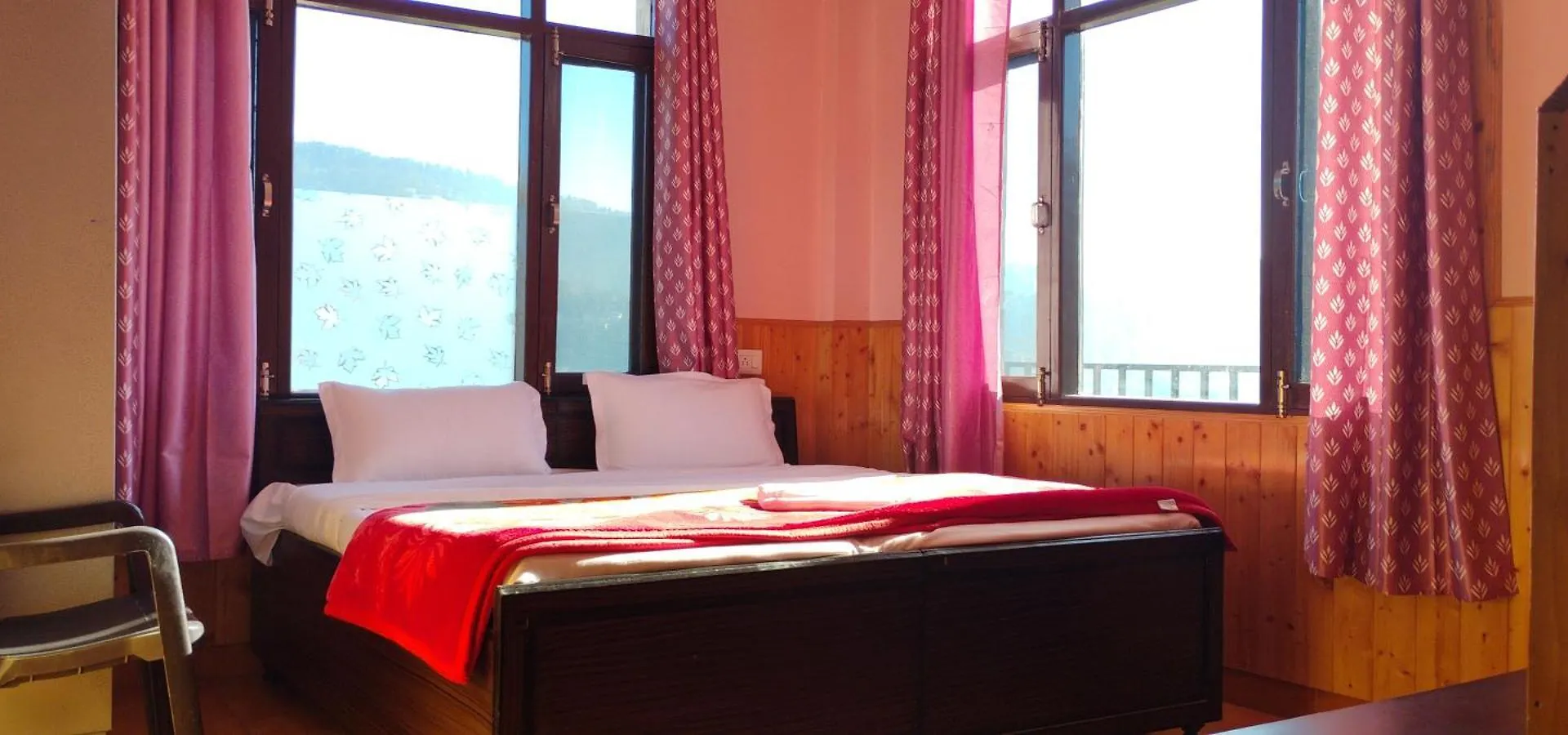 Thakur Homes- Couple And Family Friendly Homestay شيملا